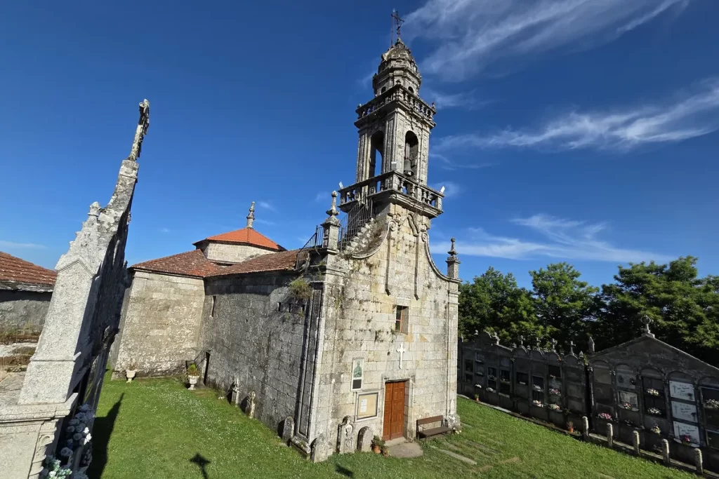 Iglesia de Alvarellos