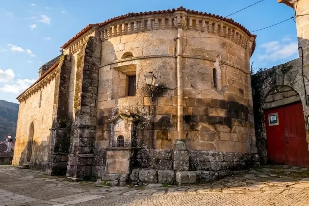 Iglesia de Pazos de Arenteiro
